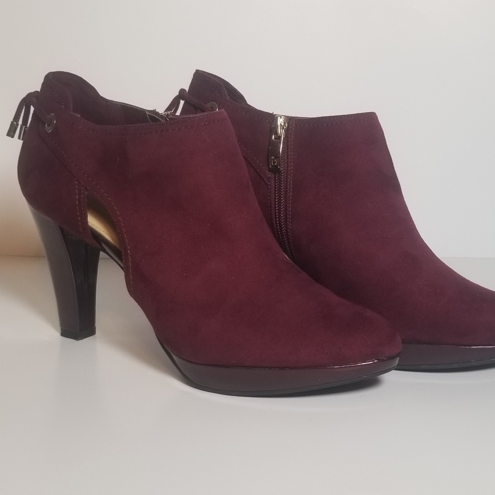 Liz Claiborne Wine Shootie Size 9.5